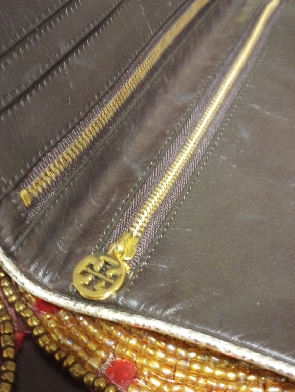 Tory Burch Metallic Gold Logo Clutch - Picture 13 of 16